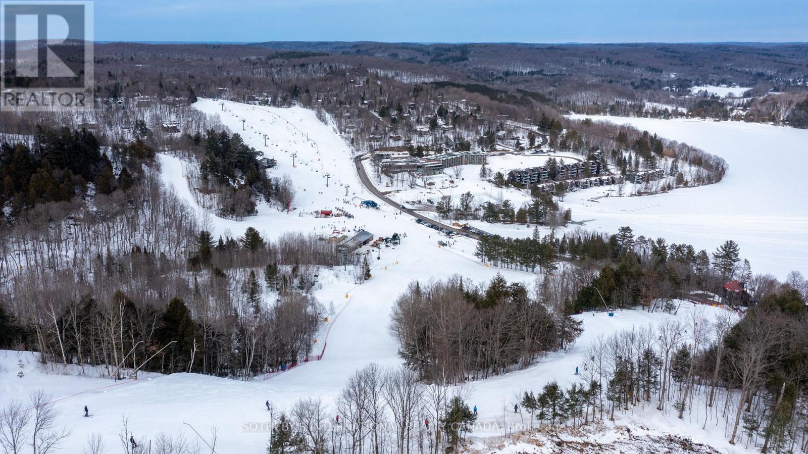 302 - 3 Tree Tops Lane, Huntsville, Ontario  P1H 1A9 - Photo 2 - X13450348