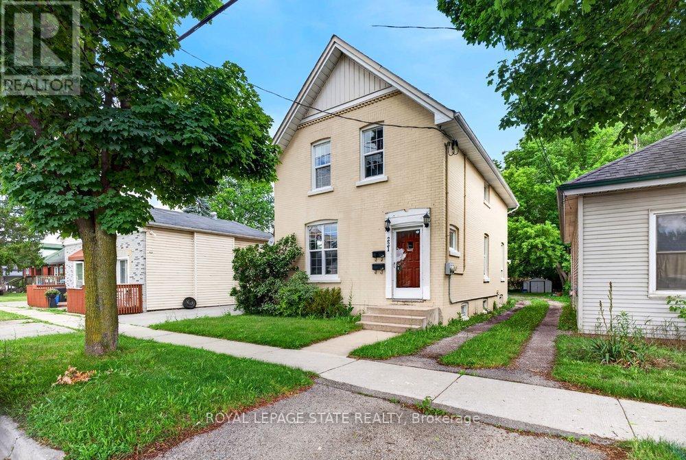 221 GRAND RIVER AVENUE, Brantford, Ontario