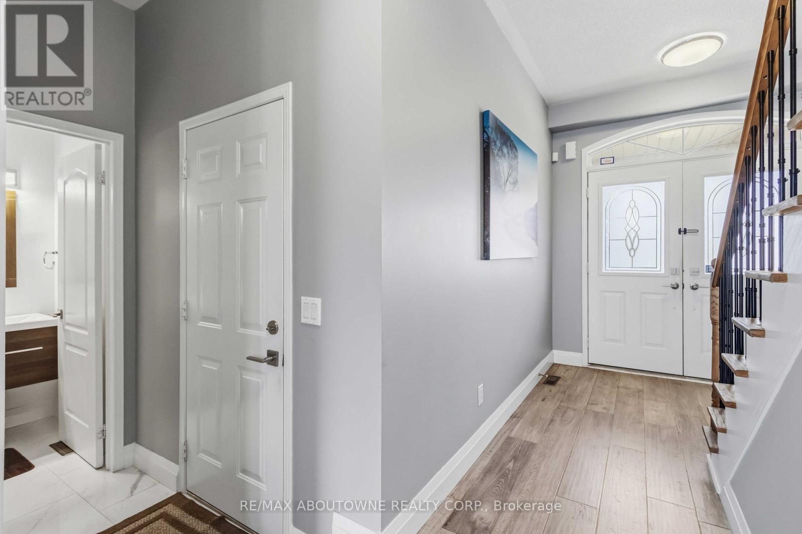 3872 Skyview Street, Mississauga, Ontario  L5M 8A1 - Photo 3 - W13149570