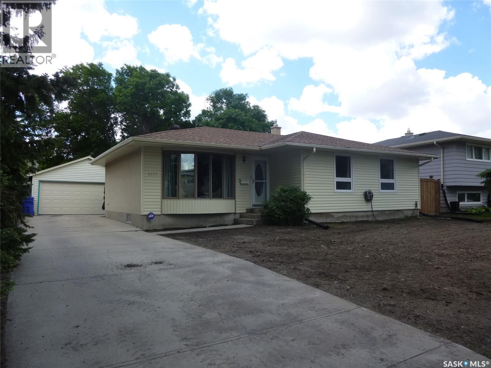4227 Castle ROAD, Regina, Saskatchewan