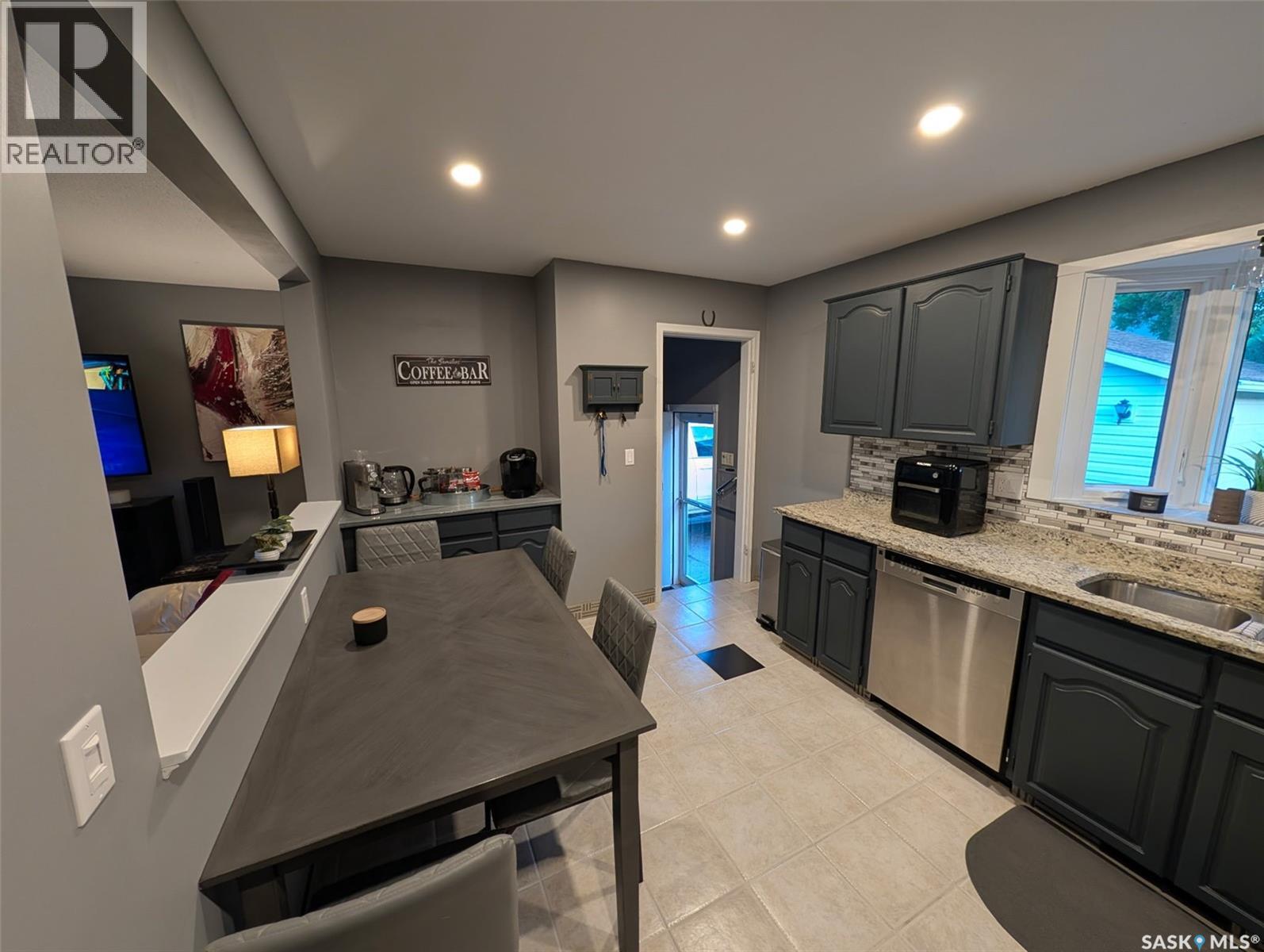 4227 Castle Road, Regina, Saskatchewan  S4S 4N4 - Photo 4 - SK039452
