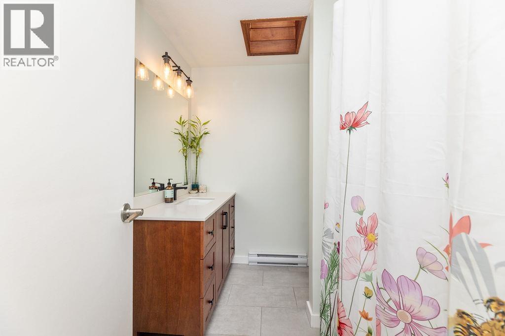 5607 Wakefield Road, Sechelt, British Columbia  V7Z 0N3 - Photo 23 - R3136340