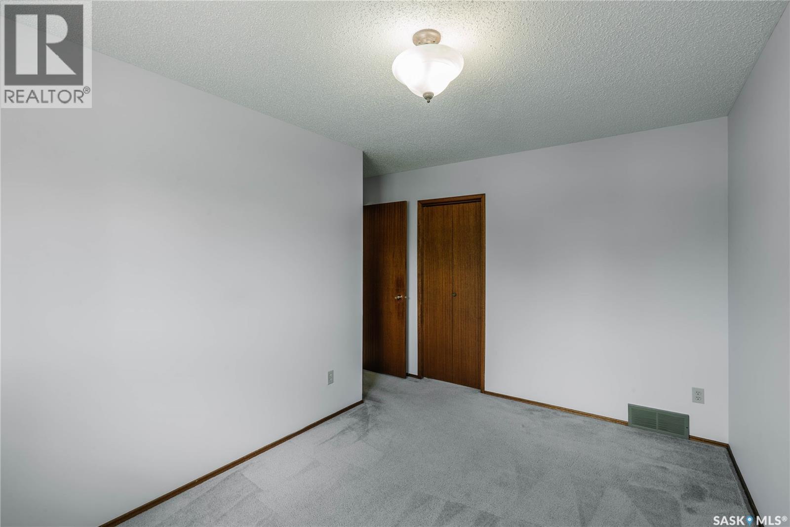 758 Lenore Drive, Saskatoon, Saskatchewan  S7K 6A8 - Photo 15 - SK039484