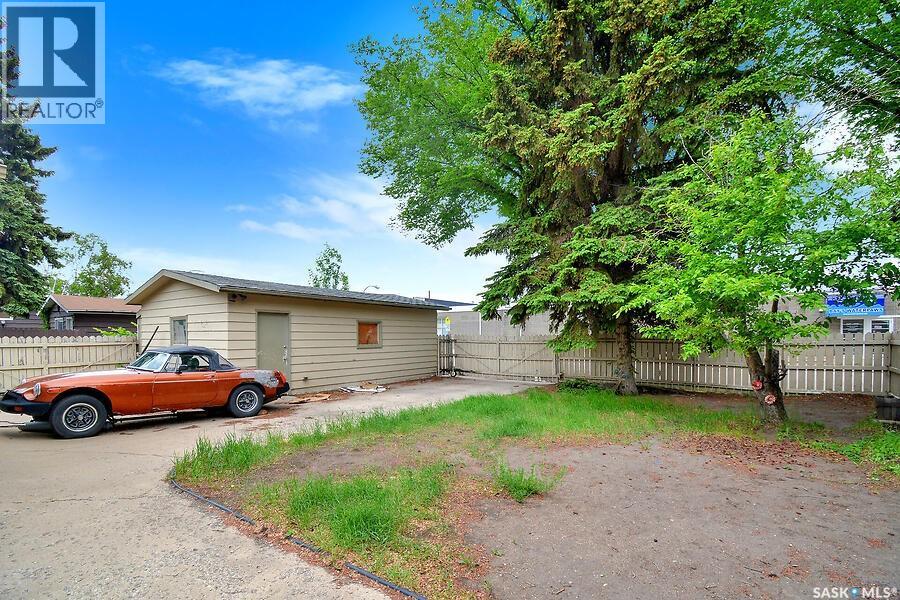 1369 East Centre, Saskatoon, Saskatchewan S7J 3A8 - Photo 30 - SK039250