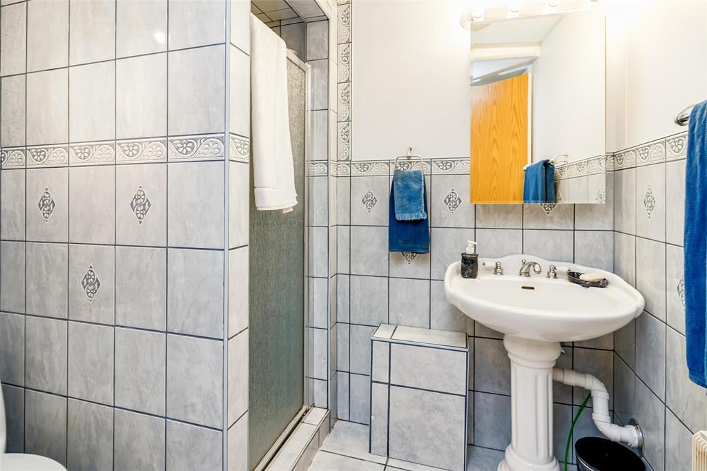 34 Laurentia Bay, Winnipeg, Manitoba  R2C 0H1 - Photo 31 - 202614009