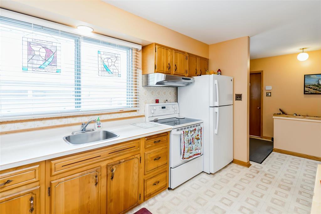 34 Laurentia Bay, Winnipeg, Manitoba  R2C 0H1 - Photo 8 - 202614009