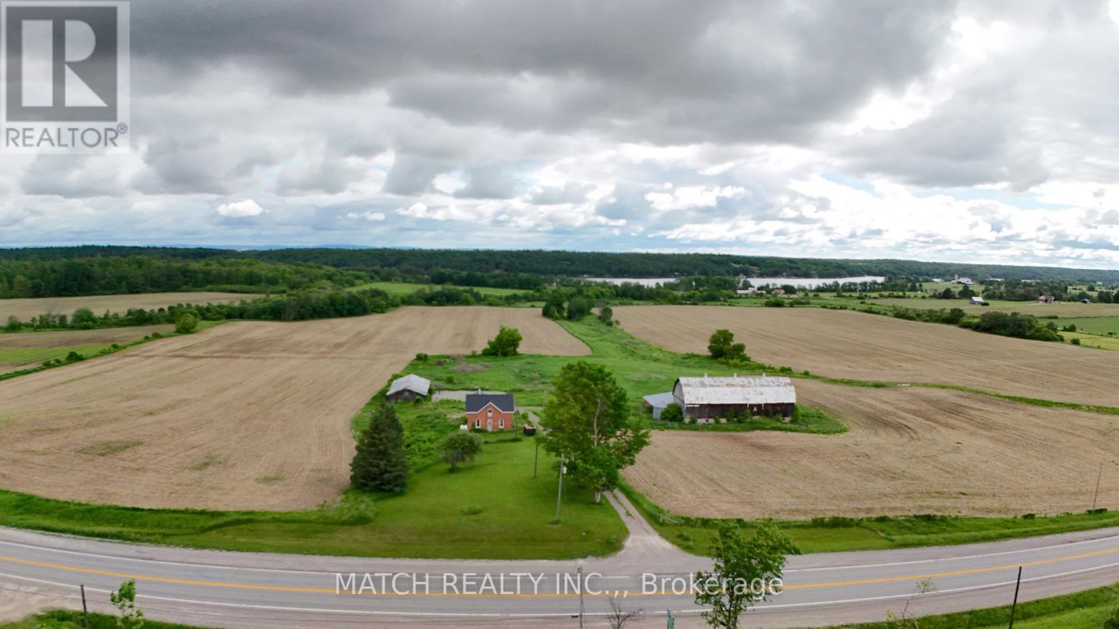 $825,00020250 17 Highway, Whitewater Region, Ontario