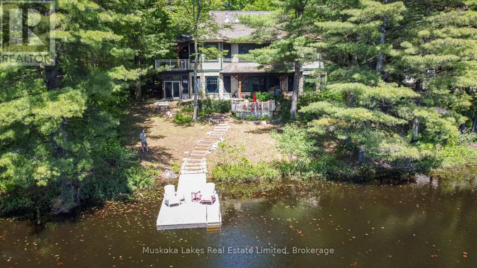 45 ESTATE DRIVE, Muskoka Lakes, Ontario