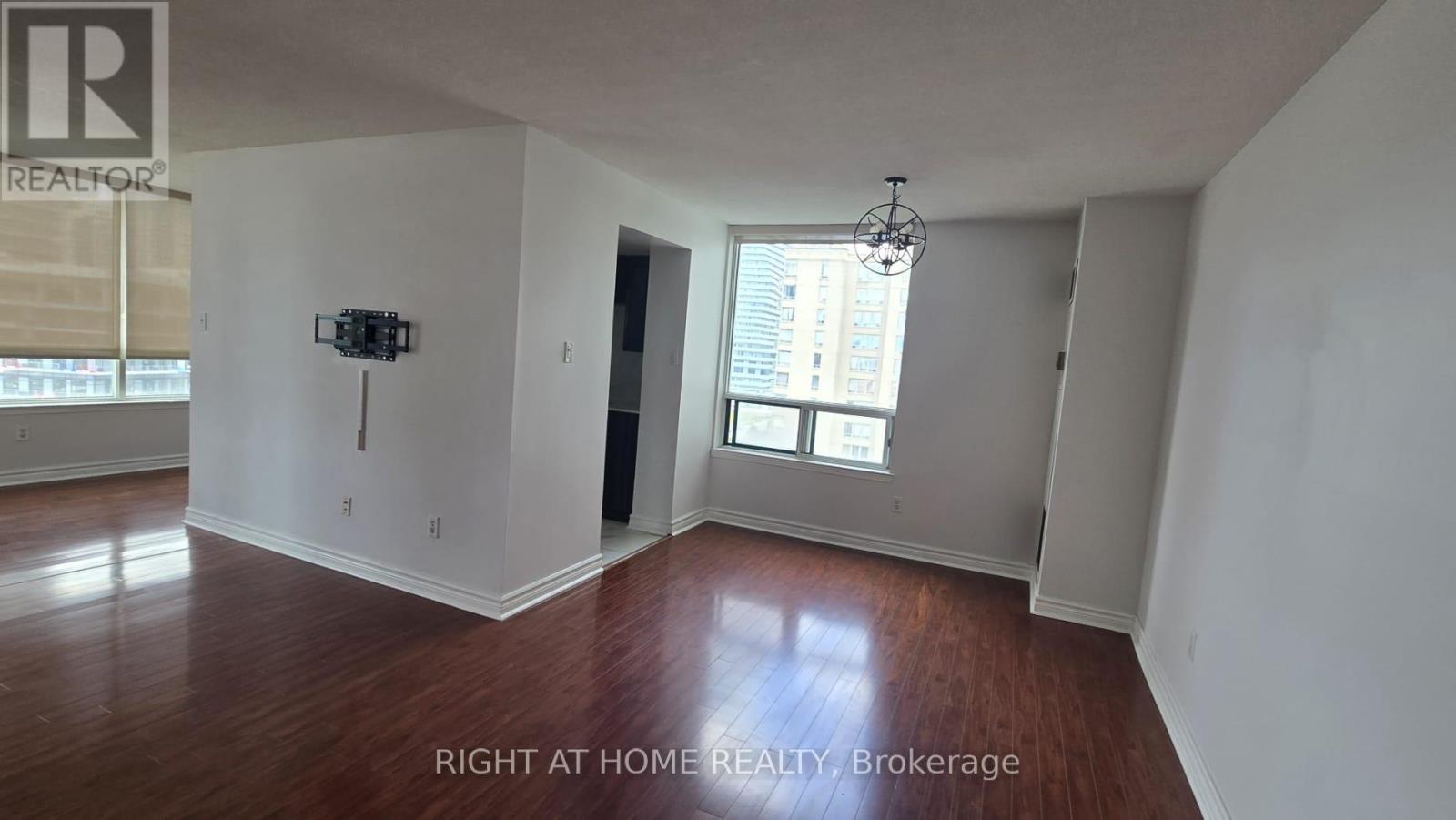 914 - 550 Webb Drive, Mississauga, Ontario  L5B 3Y4 - Photo 13 - W13450546