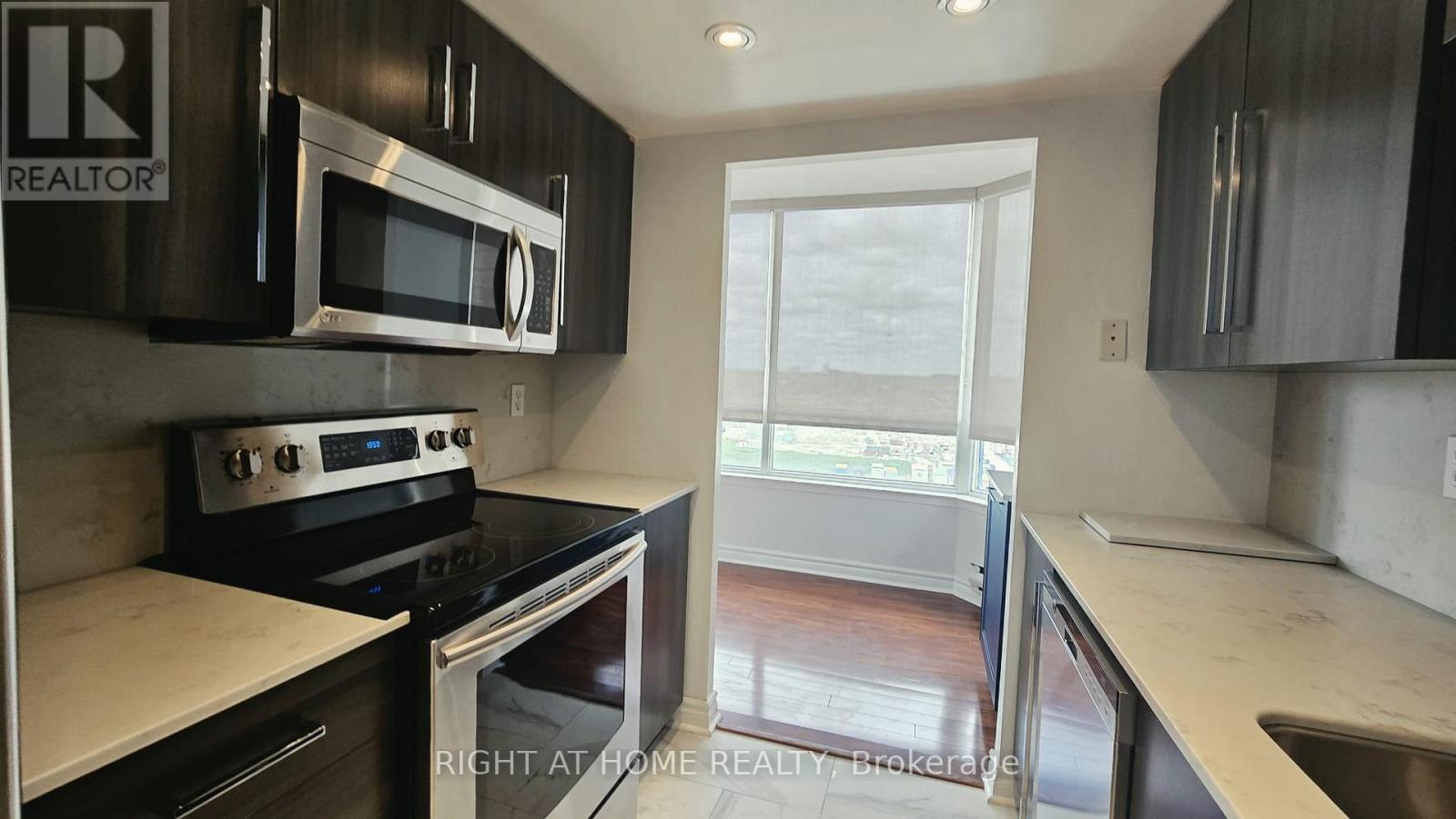 914 - 550 Webb Drive, Mississauga, Ontario  L5B 3Y4 - Photo 15 - W13450546