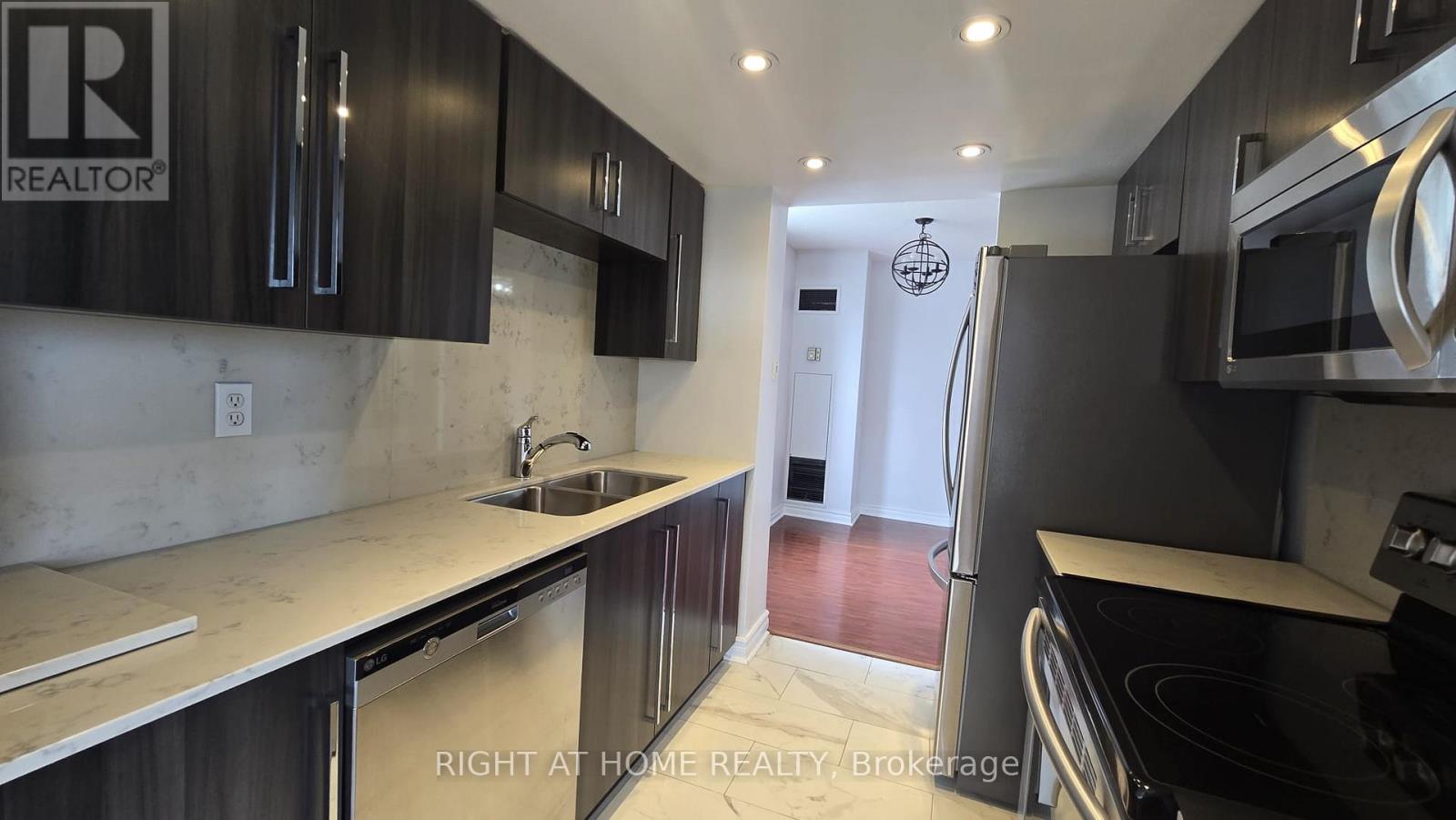 914 - 550 Webb Drive, Mississauga, Ontario  L5B 3Y4 - Photo 16 - W13450546