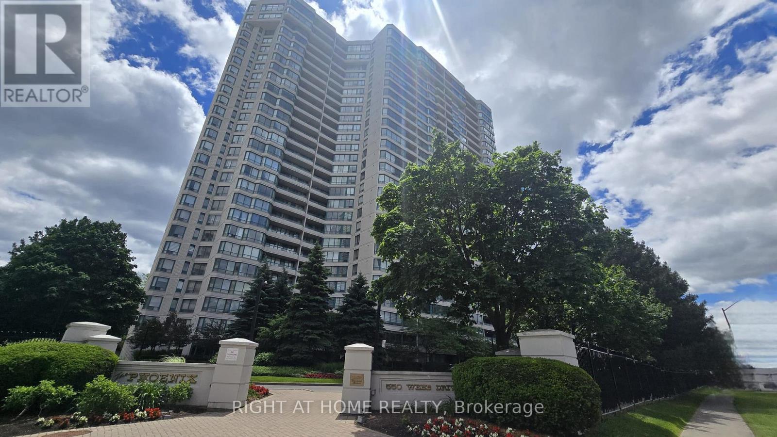 914 - 550 Webb Drive, Mississauga, Ontario  L5B 3Y4 - Photo 2 - W13450546