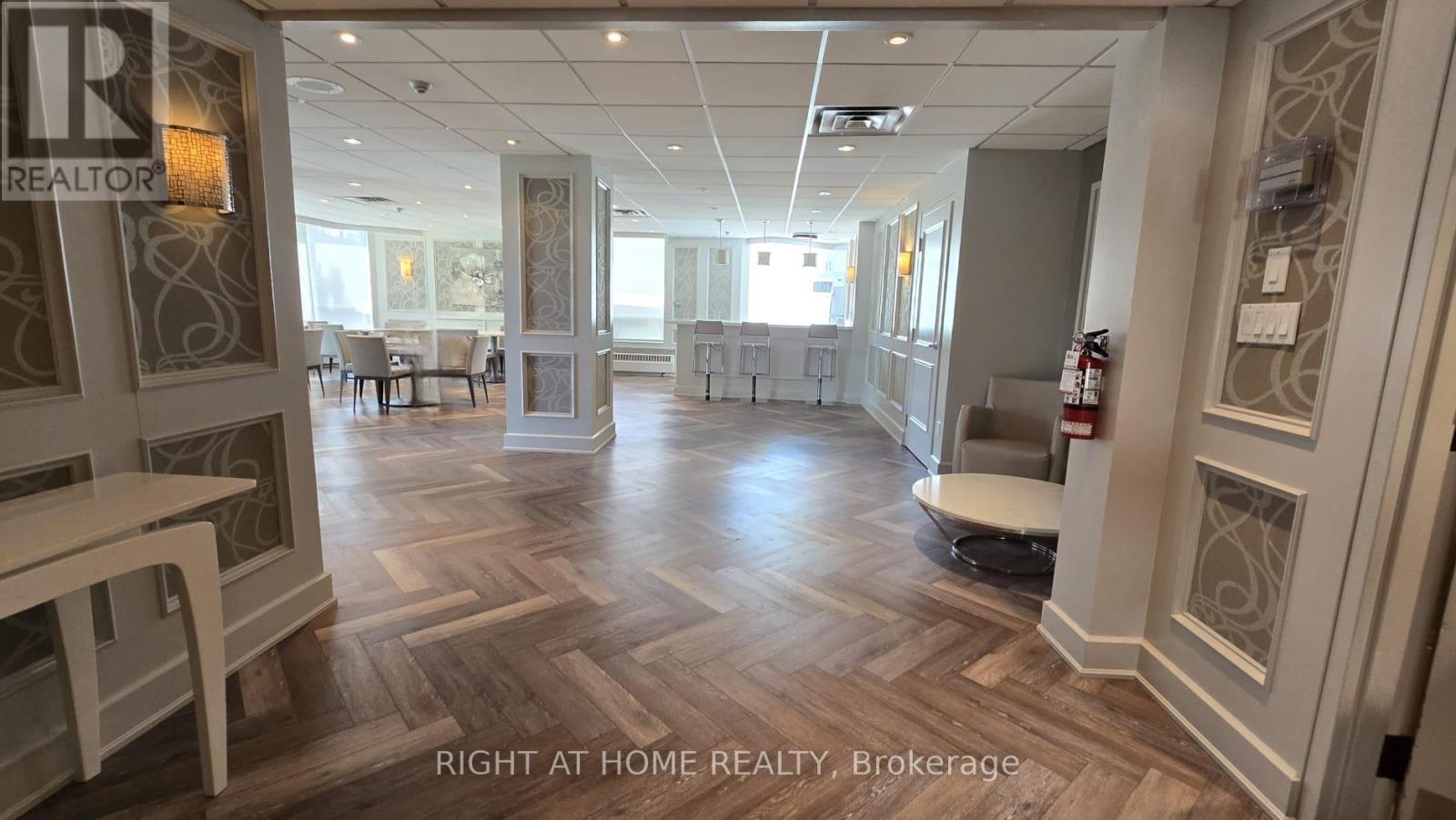 914 - 550 Webb Drive, Mississauga, Ontario  L5B 3Y4 - Photo 34 - W13450546