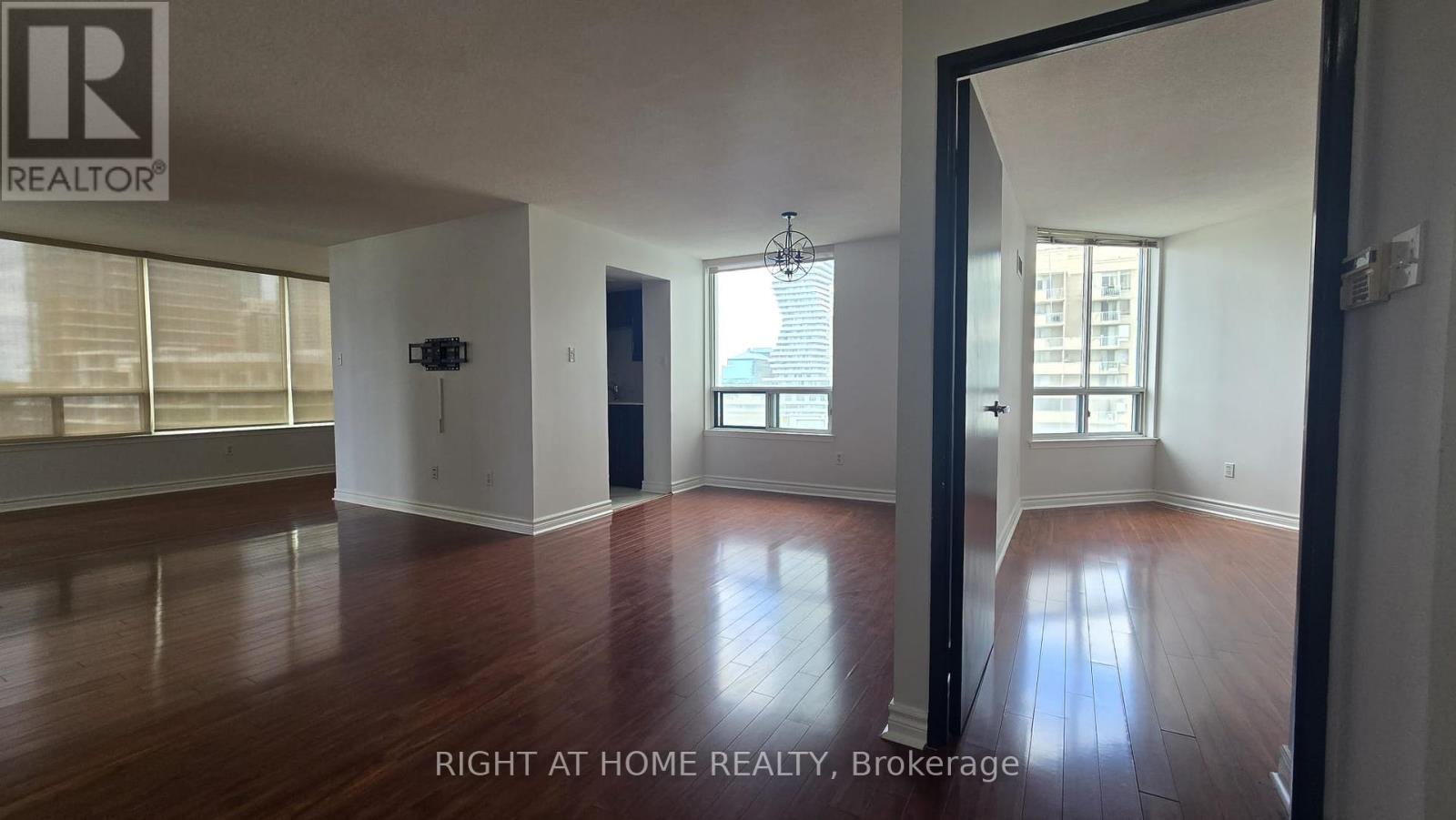 914 - 550 Webb Drive, Mississauga, Ontario  L5B 3Y4 - Photo 7 - W13450546