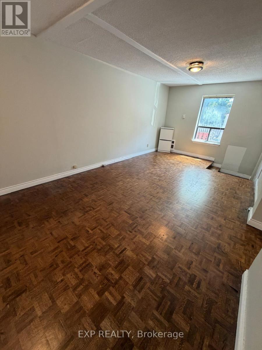 3 - 677 Durie Street, Toronto, Ontario  M6S 3H4 - Photo 6 - W13450652
