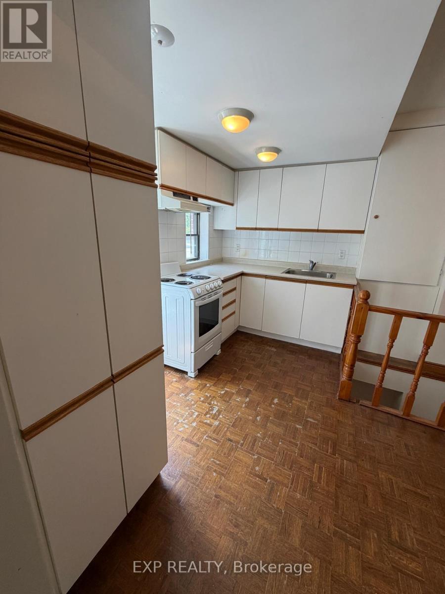 3 - 677 Durie Street, Toronto, Ontario  M6S 3H4 - Photo 7 - W13450652