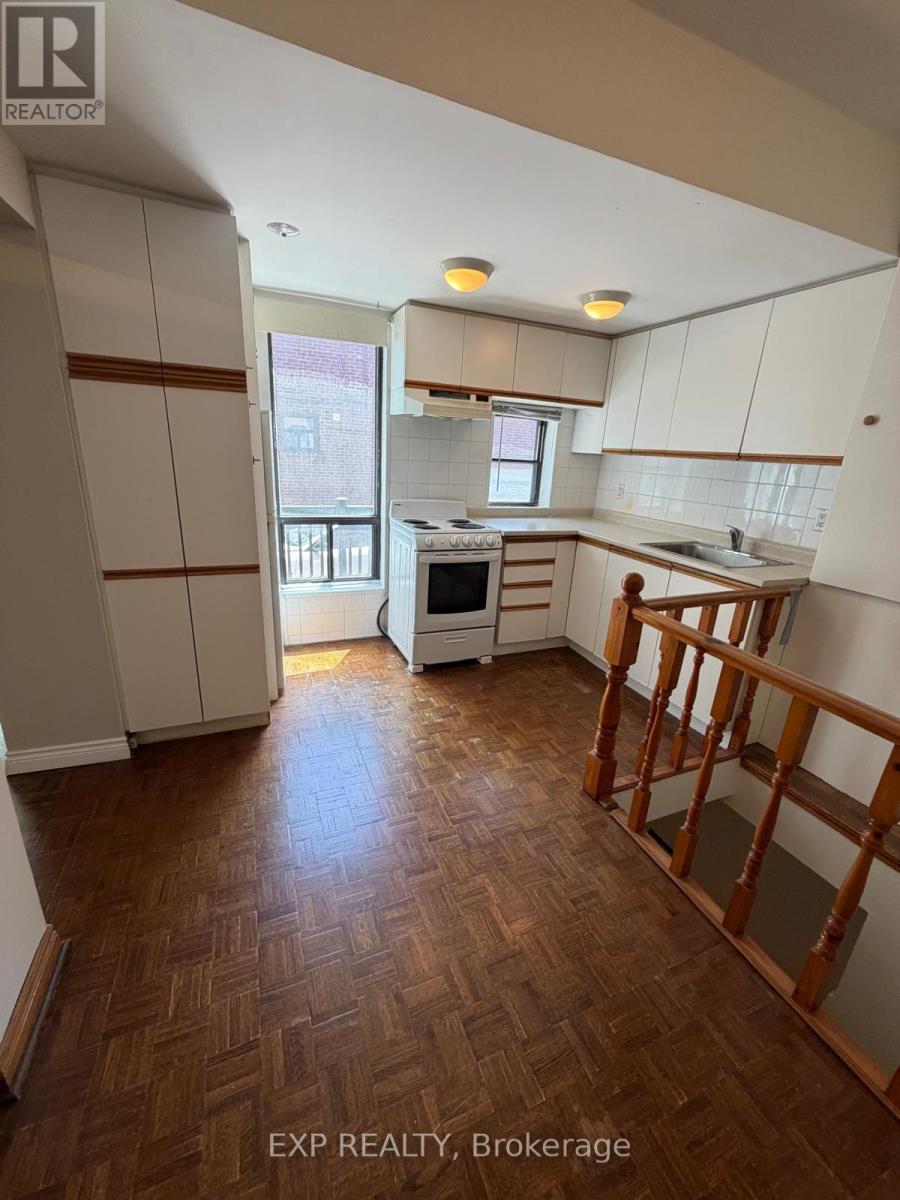 3 - 677 Durie Street, Toronto, Ontario  M6S 3H4 - Photo 8 - W13450652