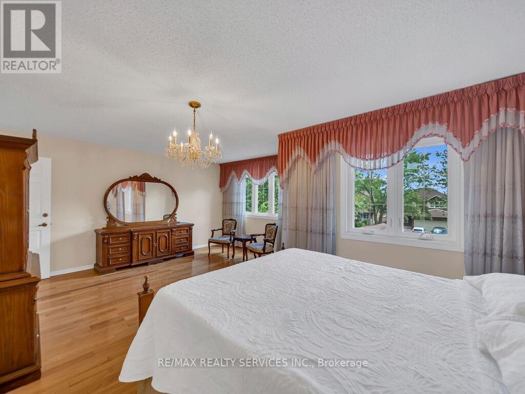 4510 Radisson Crescent, Mississauga, Ontario  L5M 4C6 - Photo 25 - W13450676