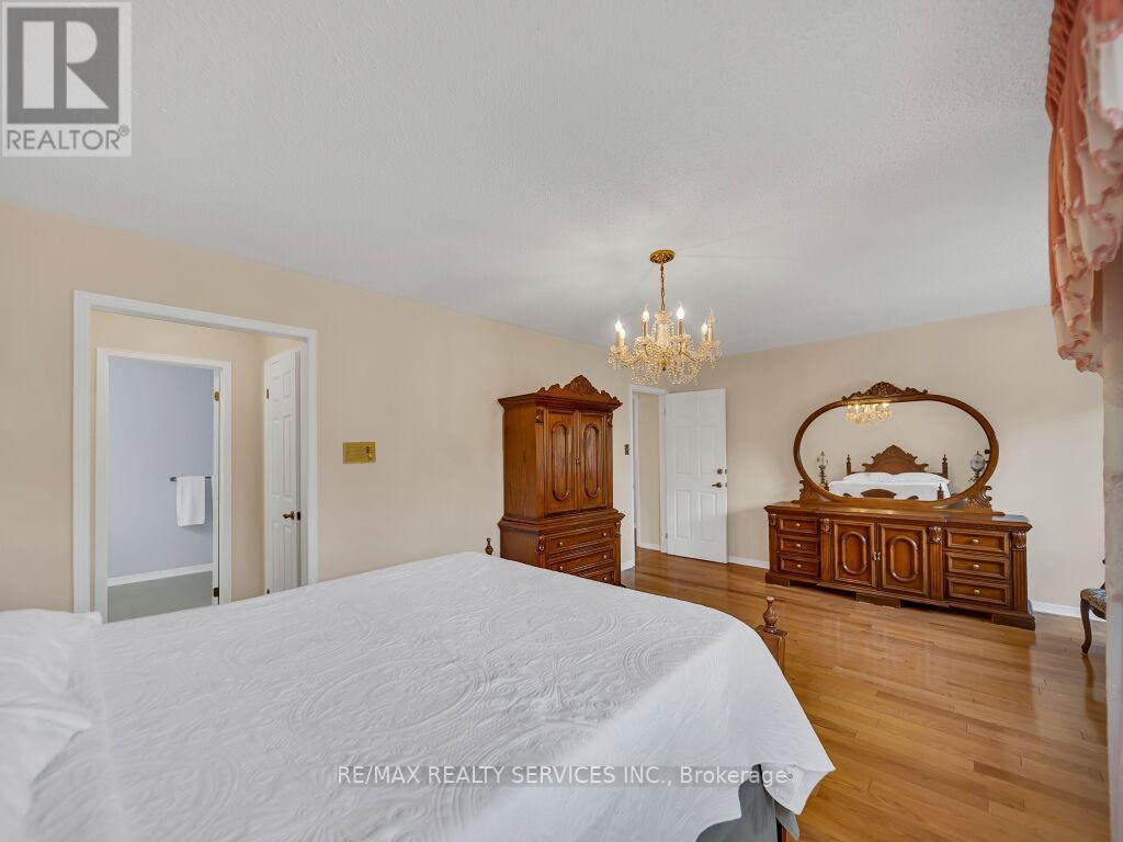 4510 Radisson Crescent, Mississauga, Ontario  L5M 4C6 - Photo 27 - W13450676
