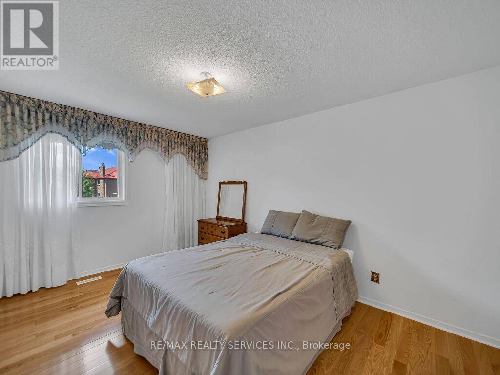 4510 Radisson Crescent, Mississauga, Ontario  L5M 4C6 - Photo 32 - W13450676