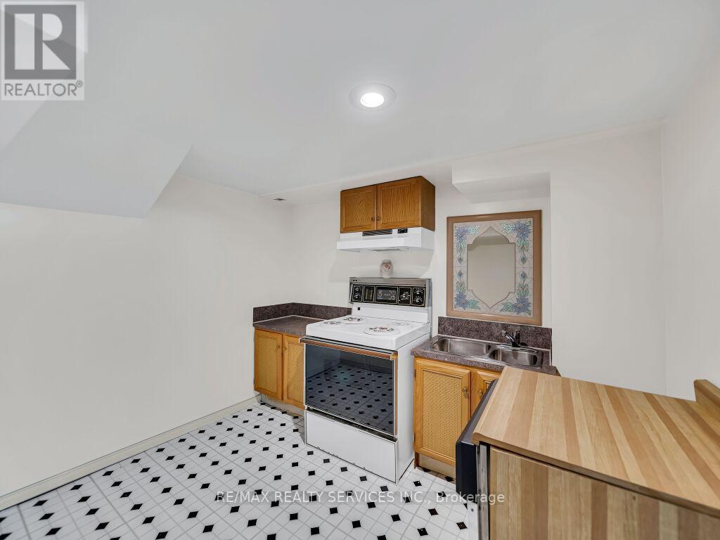 4510 Radisson Crescent, Mississauga, Ontario  L5M 4C6 - Photo 42 - W13450676