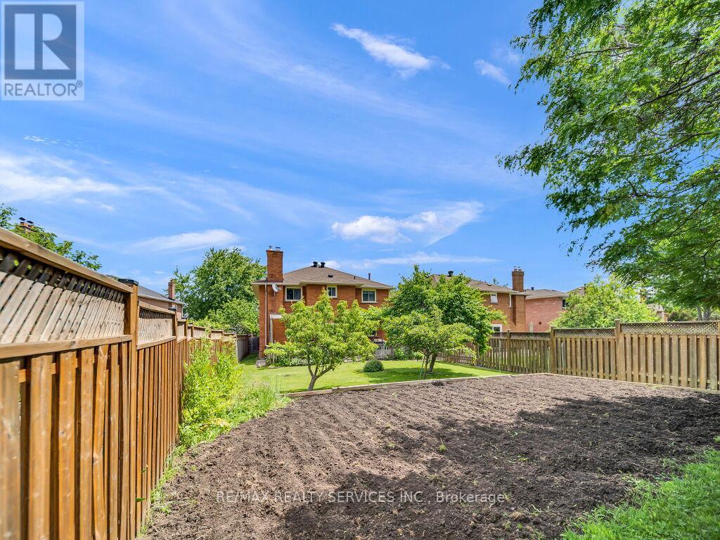 4510 Radisson Crescent, Mississauga, Ontario  L5M 4C6 - Photo 47 - W13450676
