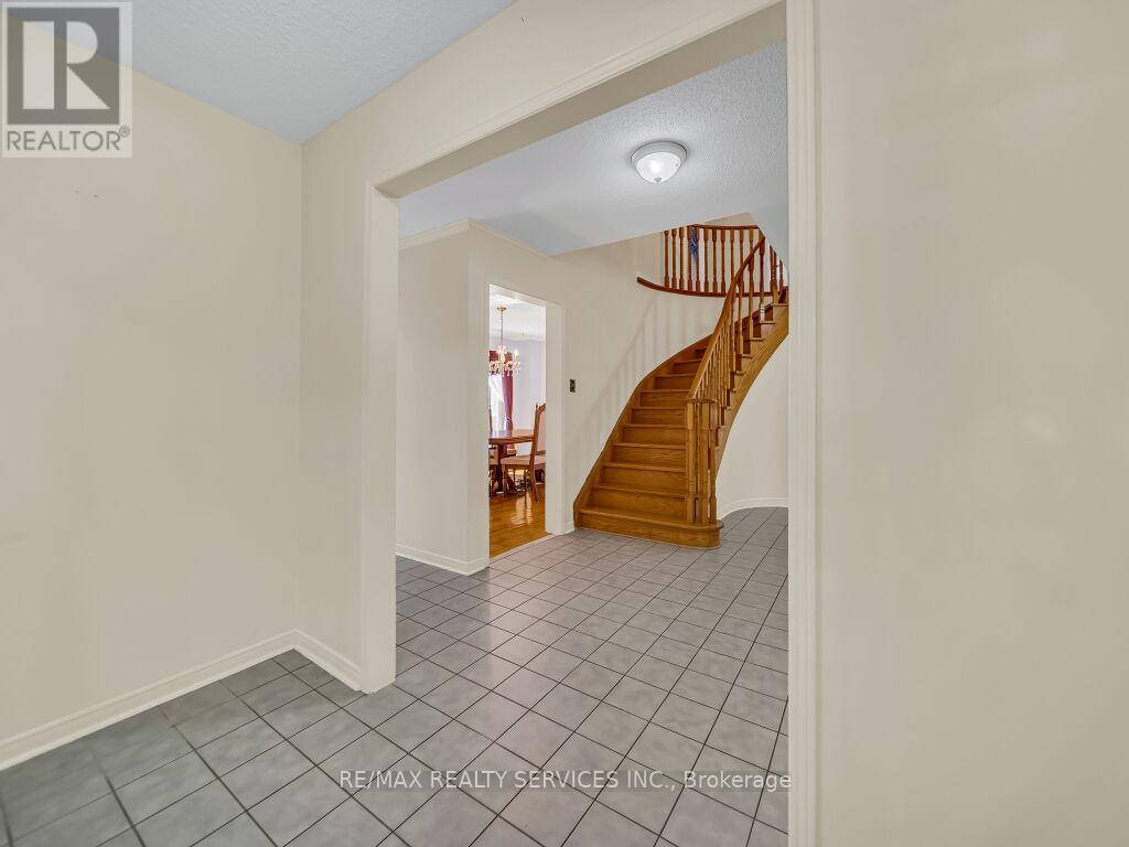 4510 Radisson Crescent, Mississauga, Ontario  L5M 4C6 - Photo 7 - W13450676