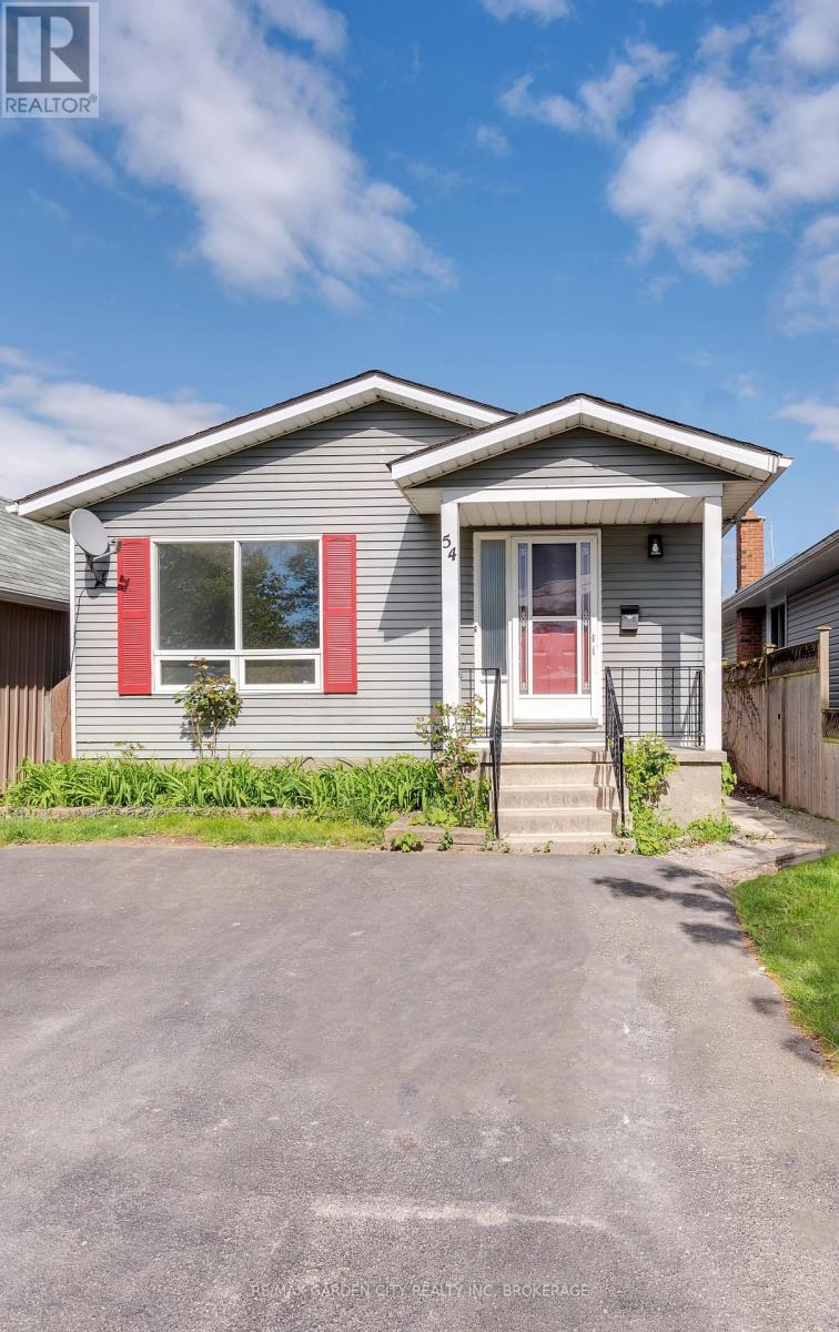 54 Bogart Street, St. Catharines, Ontario  L2M 1G3 - Photo 1 - X13450728