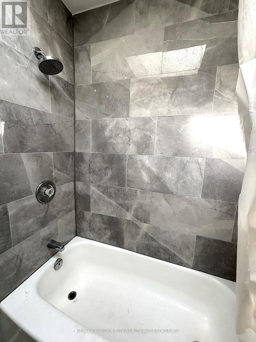 54 Bogart Street, St. Catharines, Ontario  L2M 1G3 - Photo 13 - X13450728