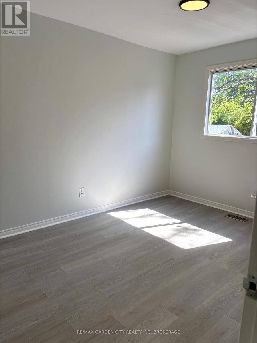 54 Bogart Street, St. Catharines, Ontario  L2M 1G3 - Photo 8 - X13450728