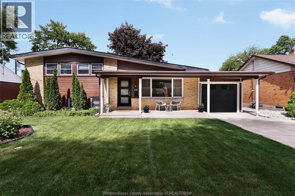 MLS# 26014260: 3680 Roxorough BOULEVARD, Windsor, Canada