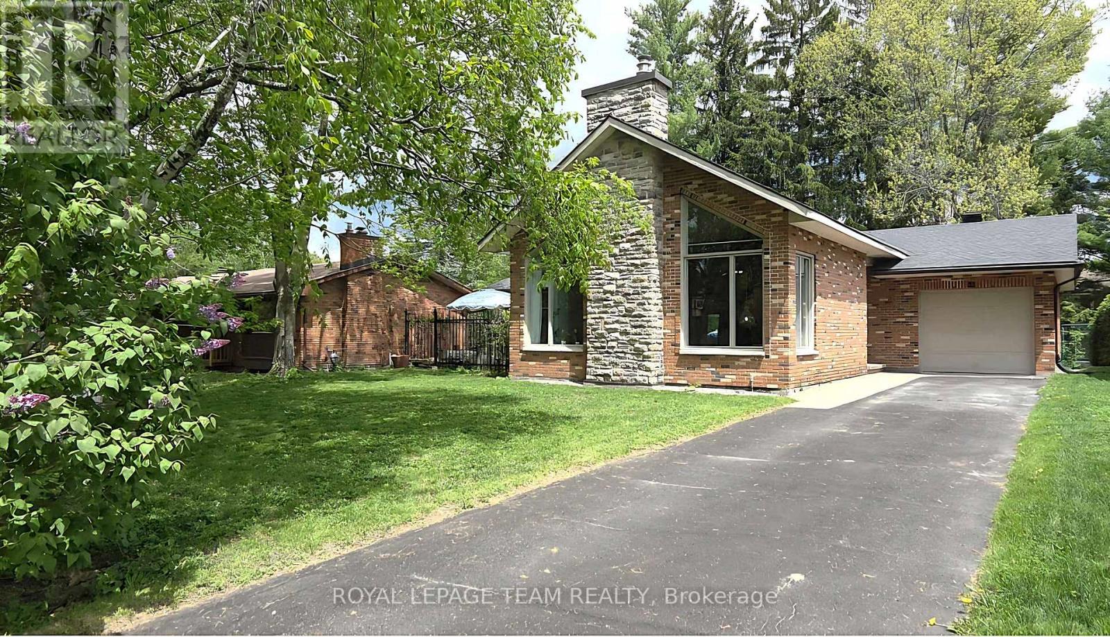 33 Rutherford Crescent, Ottawa, Ontario K2K 1N1 - Photo 2 - X13014178