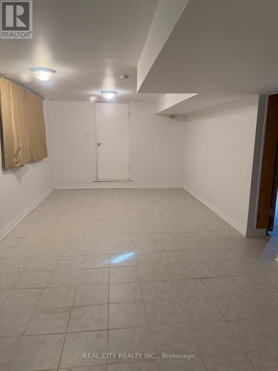 Lower - 2451 Loanne Drive, Mississauga, Ontario  L5K 1P1 - Photo 15 - W12980204