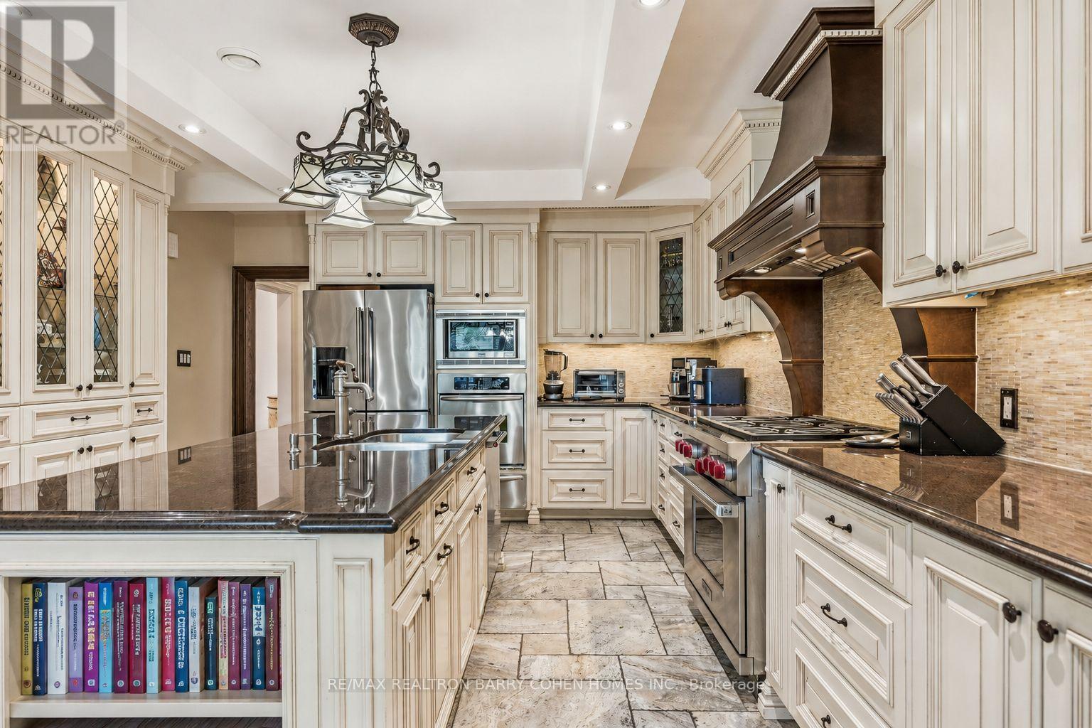 39 Ava Road, Toronto, Ontario  M5P 1Y5 - Photo 10 - C13450760