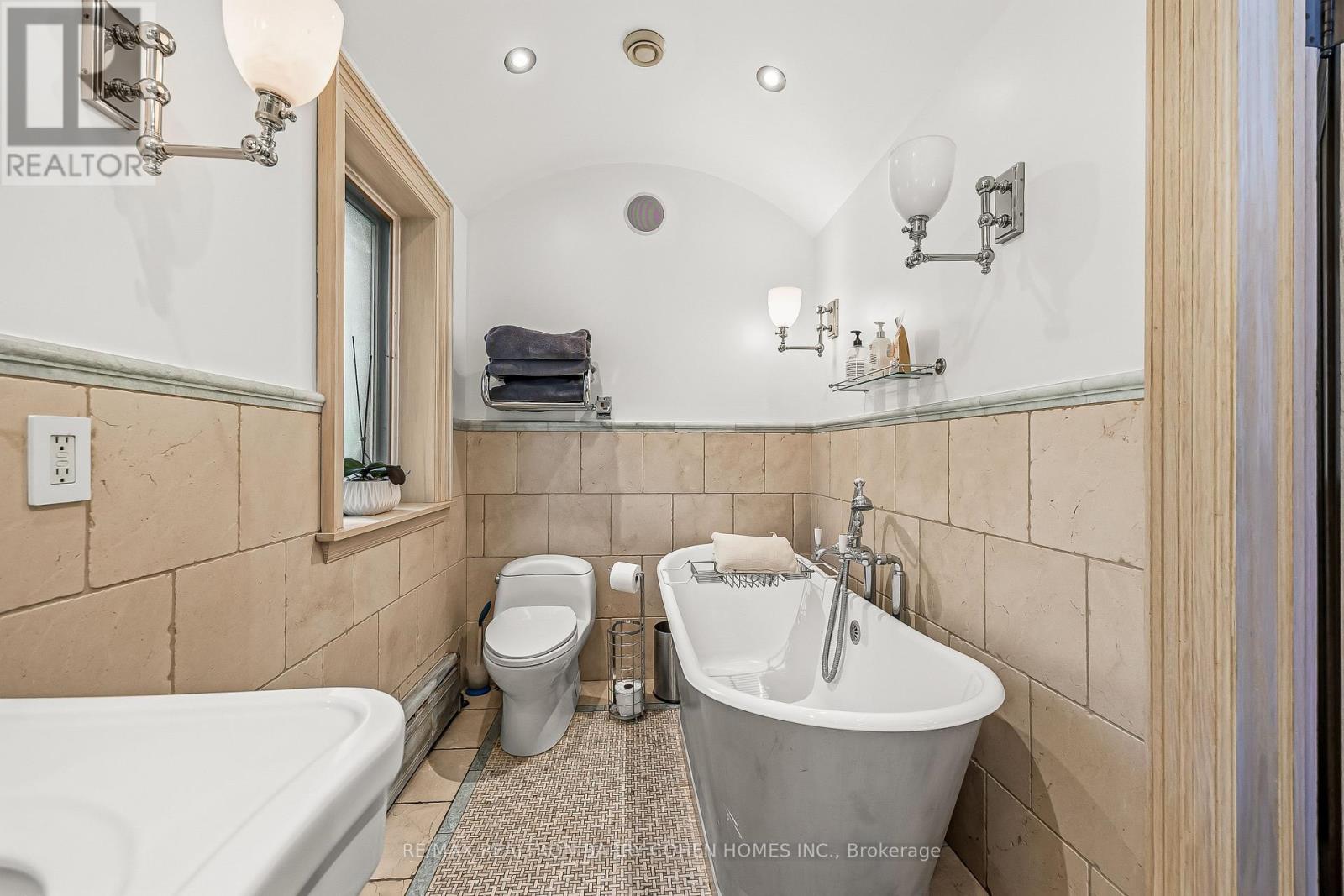 39 Ava Road, Toronto, Ontario  M5P 1Y5 - Photo 19 - C13450760