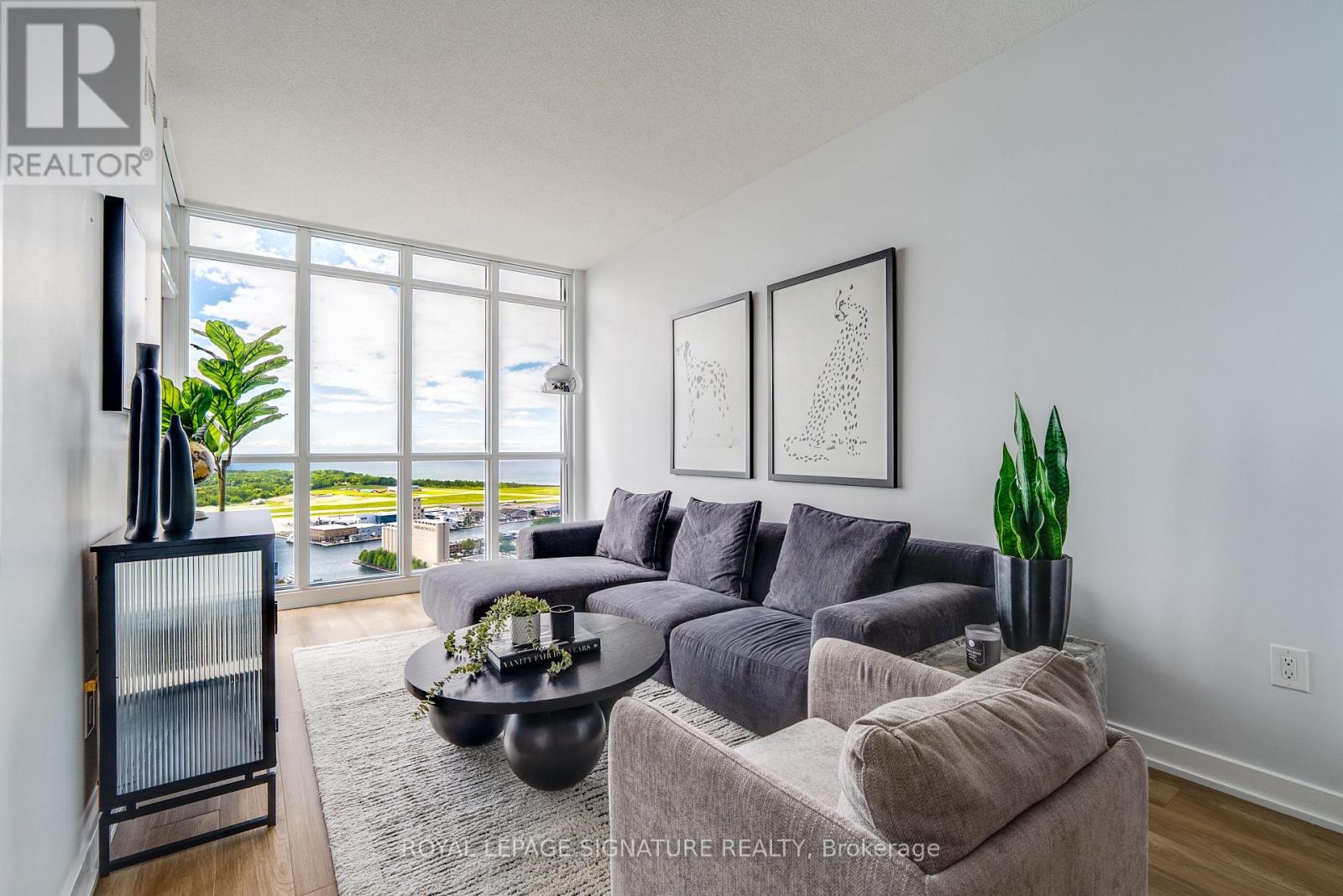 3907 - 15 ICEBOAT TERRACE, Toronto, Ontario