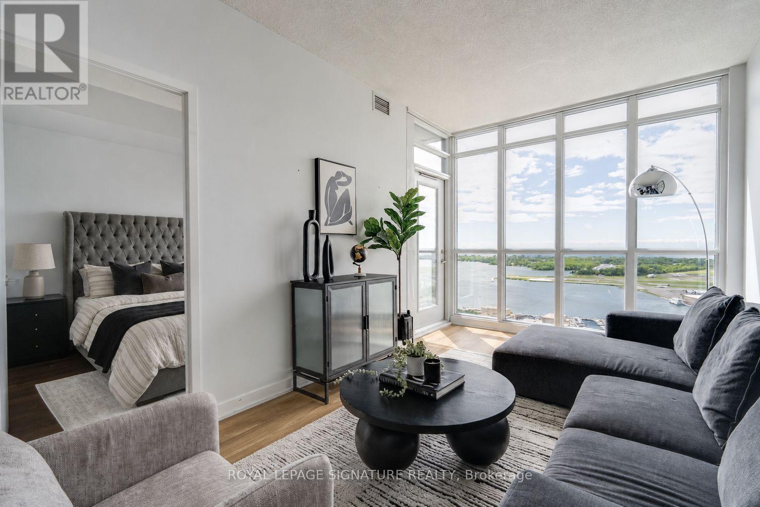 3907 - 15 Iceboat Terrace, Toronto, Ontario  M5V 4A5 - Photo 4 - C13450784