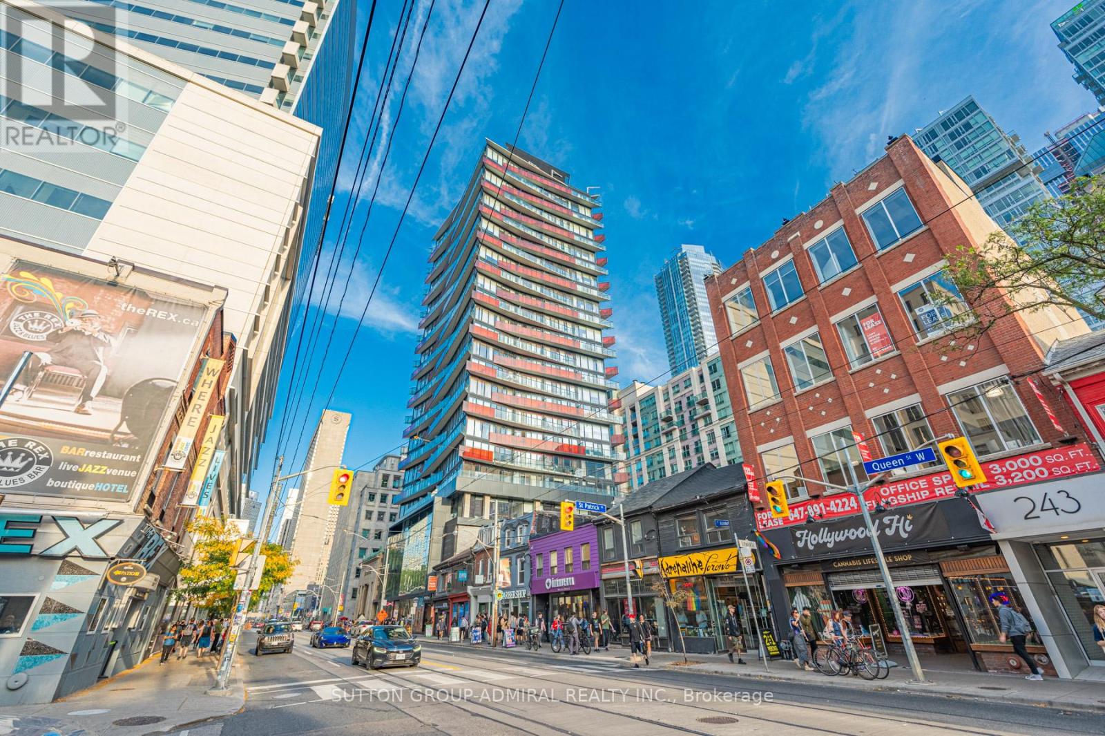 1802 - 215 QUEEN STREET W, Toronto, Ontario
