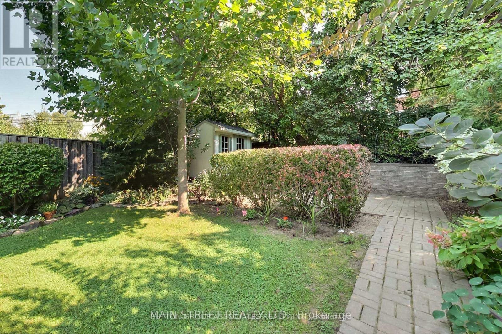 595 Northcliffe Boulevard, Toronto, Ontario  M6E 3L6 - Photo 47 - C13451036