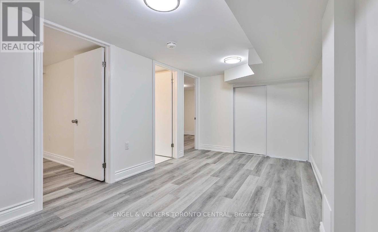 51b Fernwood Park Avenue, Toronto, Ontario  M4E 3E9 - Photo 12 - E13450716