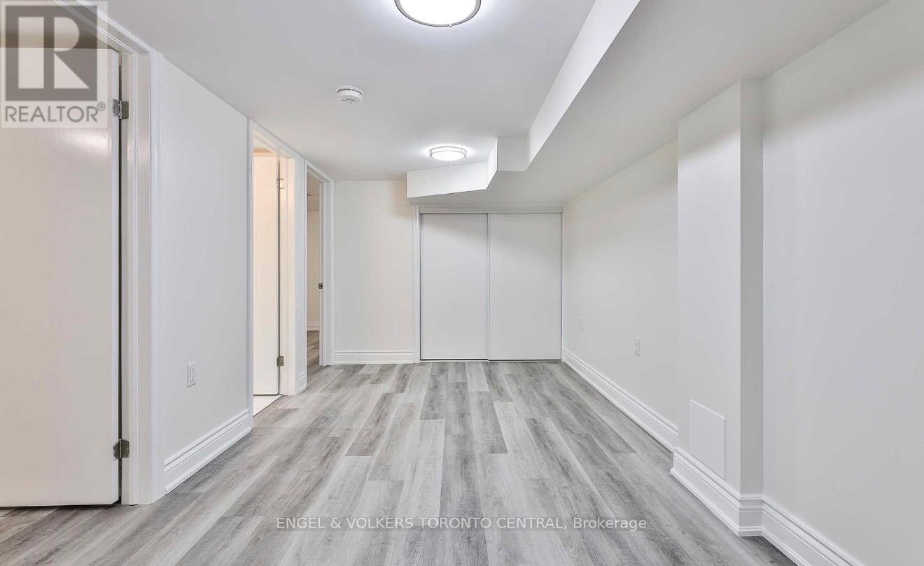 51b Fernwood Park Avenue, Toronto, Ontario  M4E 3E9 - Photo 15 - E13450716