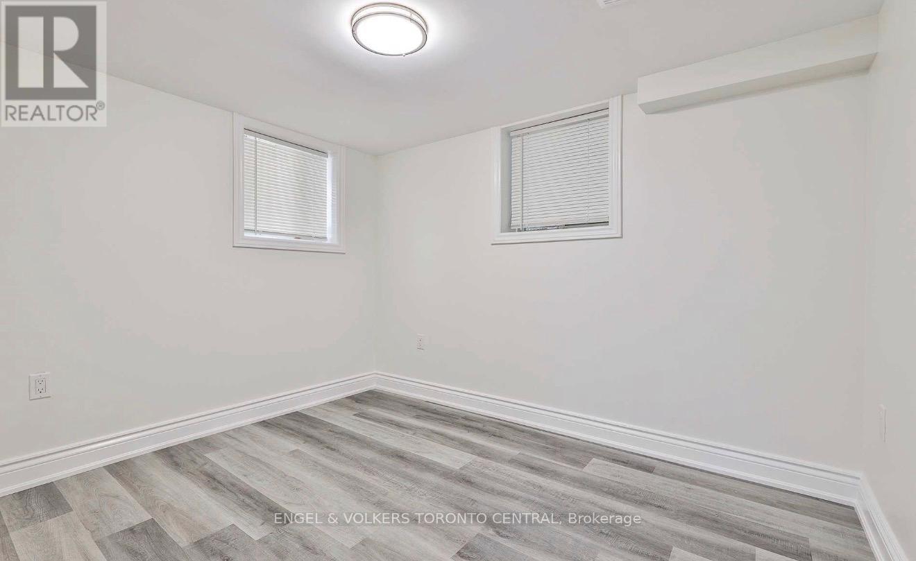51b Fernwood Park Avenue, Toronto, Ontario  M4E 3E9 - Photo 16 - E13450716
