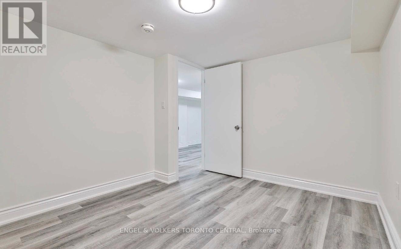 51b Fernwood Park Avenue, Toronto, Ontario  M4E 3E9 - Photo 20 - E13450716