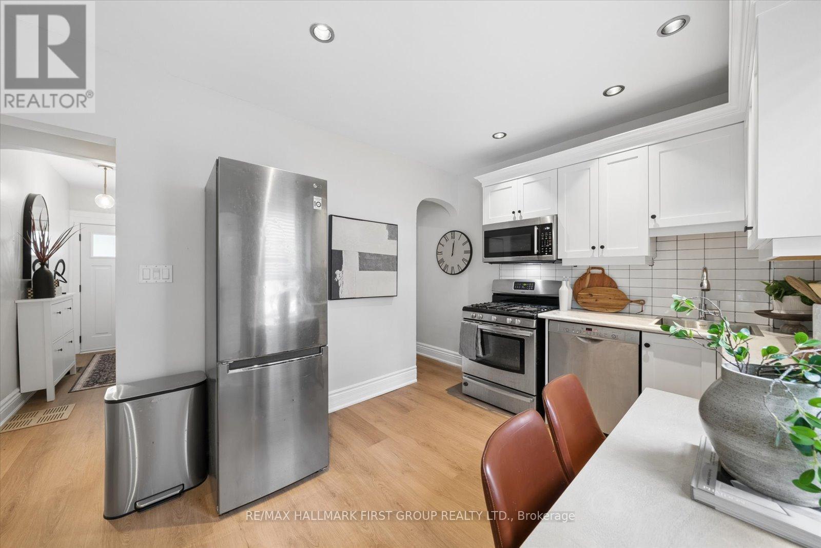 16 Cassels Avenue, Toronto, Ontario  M4E 1X8 - Photo 11 - E13450746