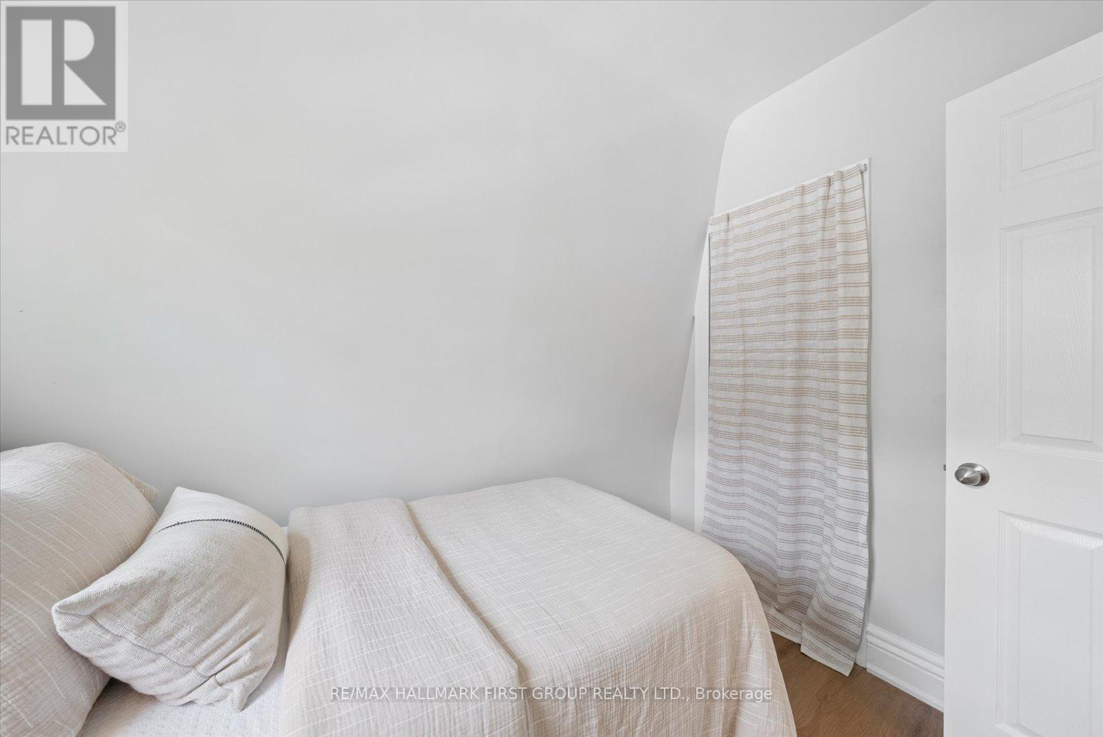 16 Cassels Avenue, Toronto, Ontario  M4E 1X8 - Photo 19 - E13450746