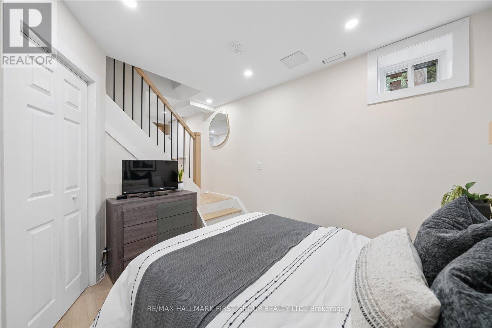16 Cassels Avenue, Toronto, Ontario  M4E 1X8 - Photo 21 - E13450746