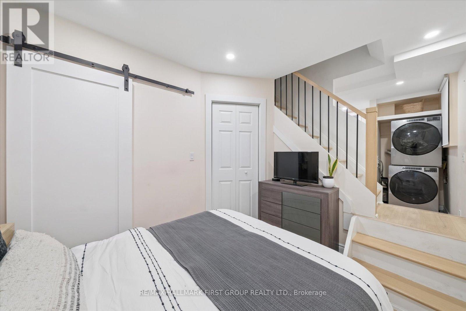 16 Cassels Avenue, Toronto, Ontario  M4E 1X8 - Photo 24 - E13450746