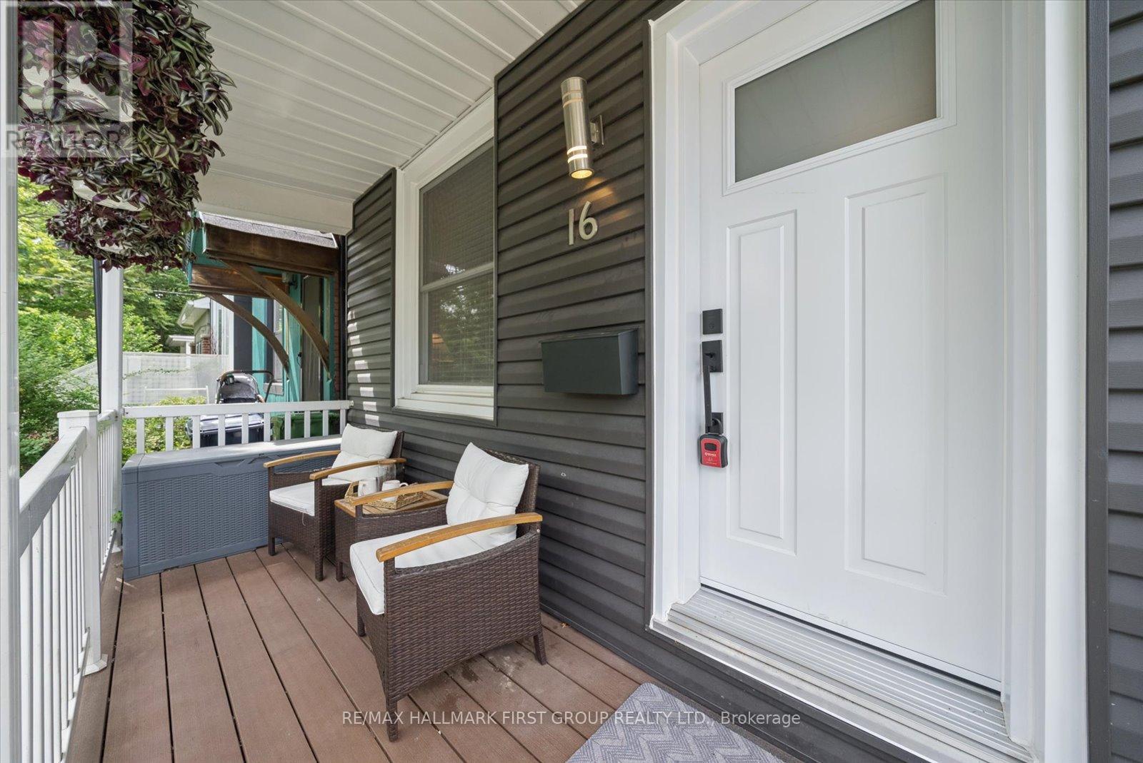 16 Cassels Avenue, Toronto, Ontario  M4E 1X8 - Photo 3 - E13450746