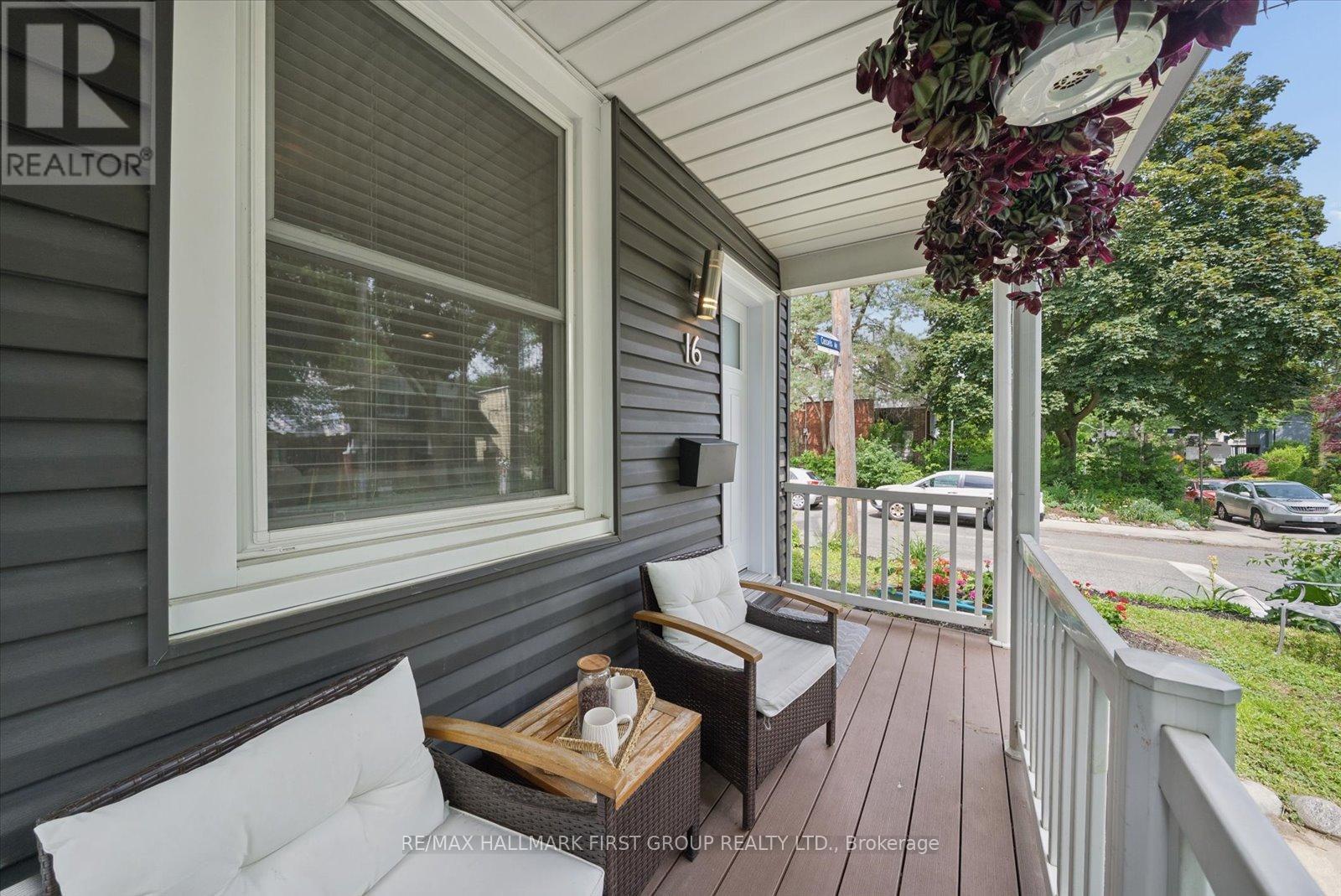 16 Cassels Avenue, Toronto, Ontario  M4E 1X8 - Photo 4 - E13450746