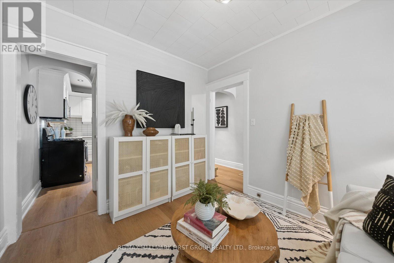 16 Cassels Avenue, Toronto, Ontario  M4E 1X8 - Photo 8 - E13450746